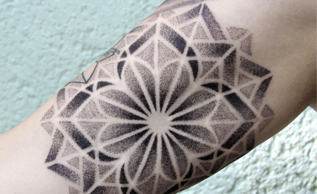 Aplicativo com centenas de ideias de tatuagem minimalista 2024 6 image 1076