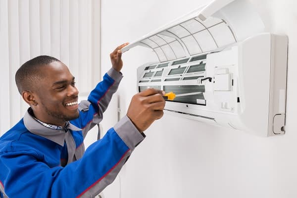 Curso de instalação e manutenção de ar condicionado 