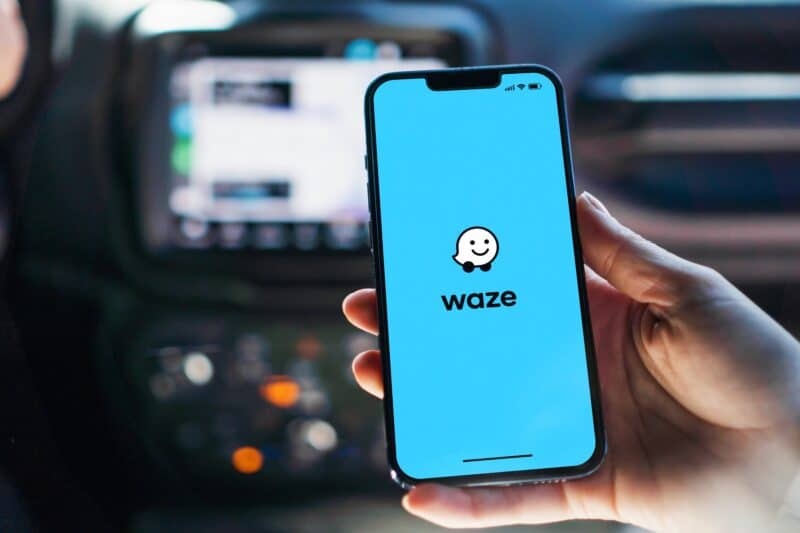 Como mudar a voz do Waze