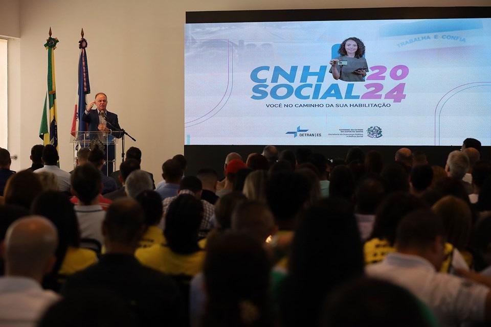 CNH Social ES