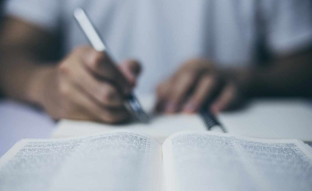 Curso de Teologia gratuito online: 3 opções para se inscrever já 5 Curso de Teologia gratuito online