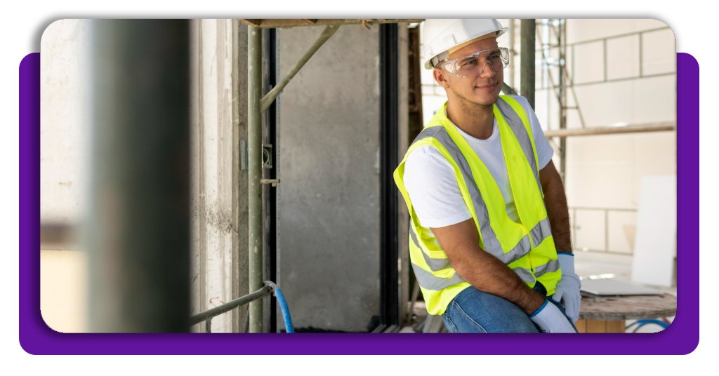 Entenda como funciona o curso de pedreiro de prédio online da Anglo, com aulas pelo celular, noções de alvenaria, fundação, segurança e leitura de projeto.